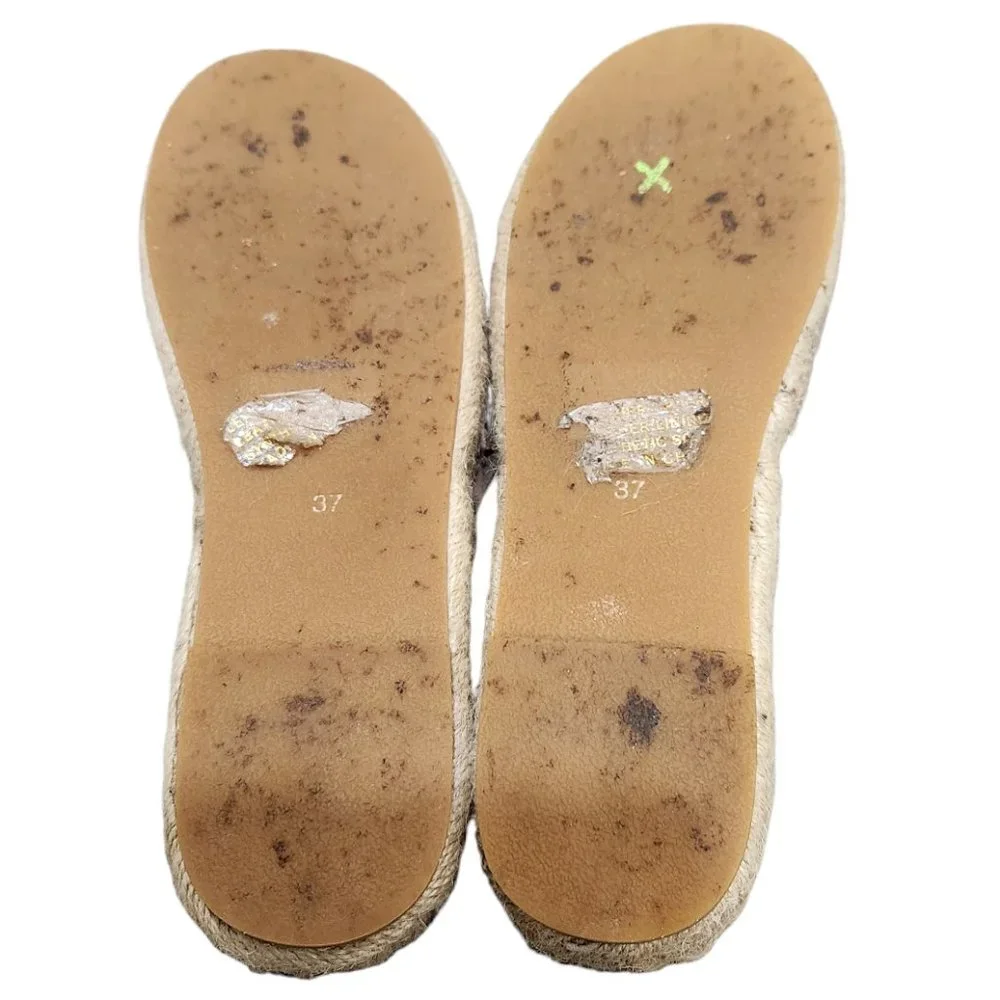 Silent D excellent gently